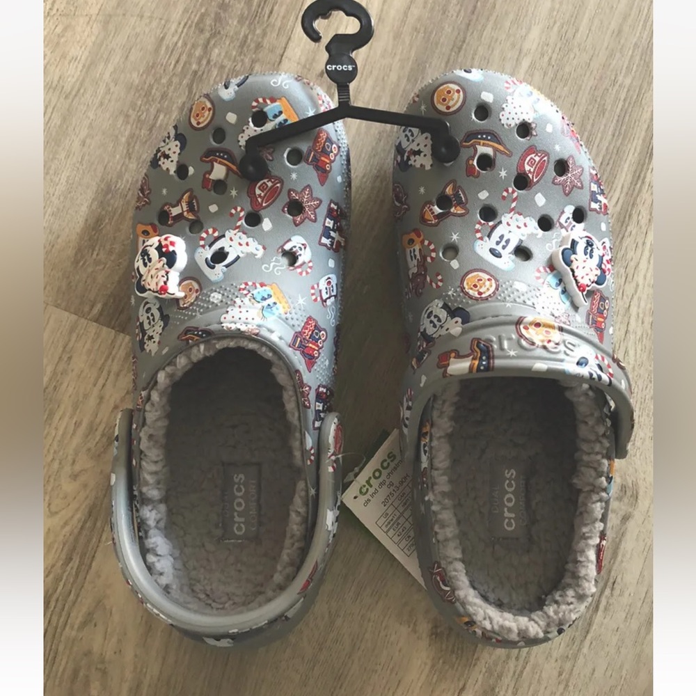 Disney CROCS Mickey Mouse & Friends Christmas Holiday Treats NEW  Size M 9 W 11
